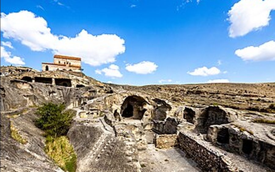 Уплисцихе — пещерный город